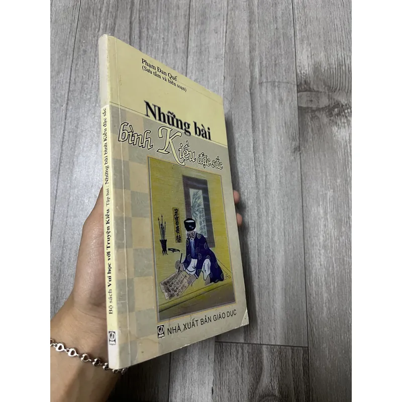 Những bài bình Kiều đặc sắc. 6a4 737084