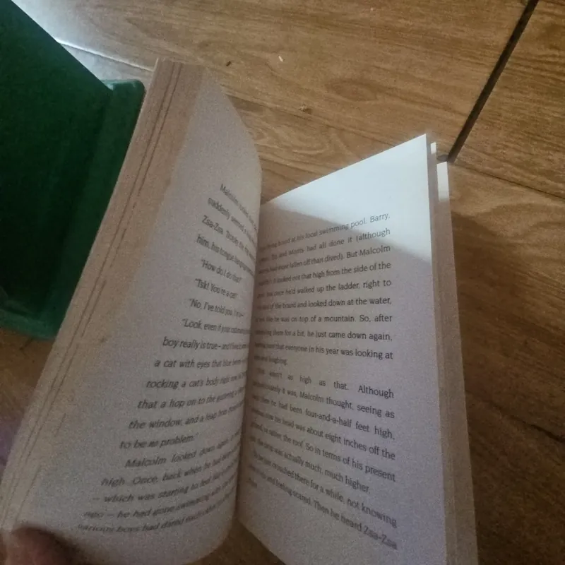 Animalcolm life as an animal is wild Giá 20k  604017