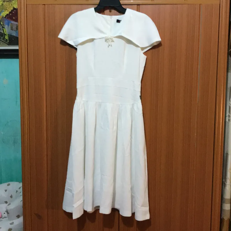 Váy đi tiệc EVy size M màu trắng chính hãng còn nguyên tag mác 784702