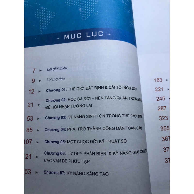 Tôi tương lại và thế giới 2019 mới 85% bẩn bụi Nguyễn Phi Vân HPB2206 SÁCH KỸ NĂNG 166605