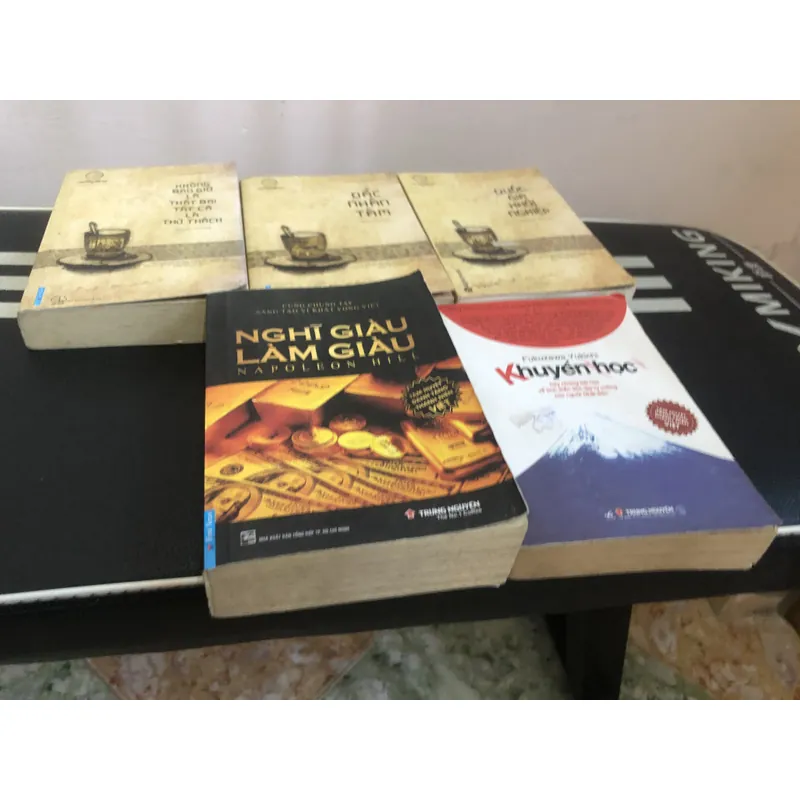 bộ sách trung nguyên gồm 5 cuốn 697528