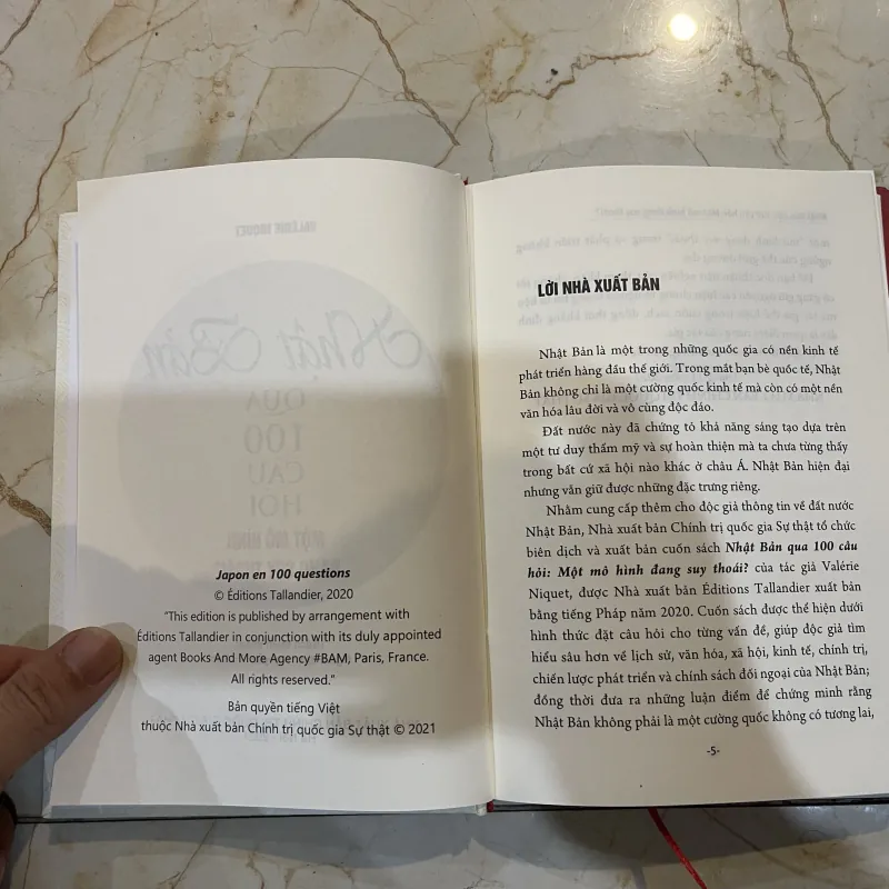Nhật Bản qua 100 câu hỏi một mô hình đang suy thoái (B) 748597
