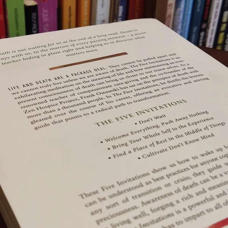 The Five Invitations: Discovering What Death Can Teach Us About Living Fully 460179