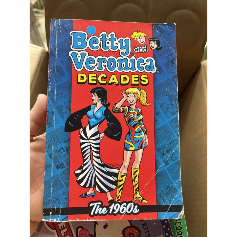 Betty and Veronica Decades: The 1960s – Thời hoàng kim của thời trang & drama Riverdale! 701016