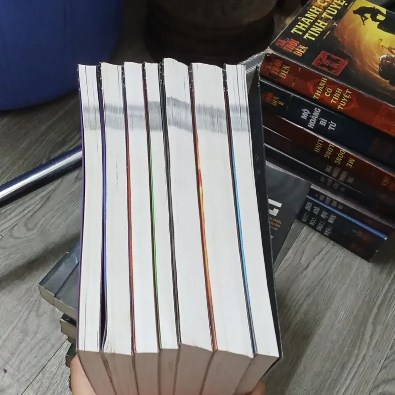 Thất Chủng Vũ Khí - Cổ Long 992251