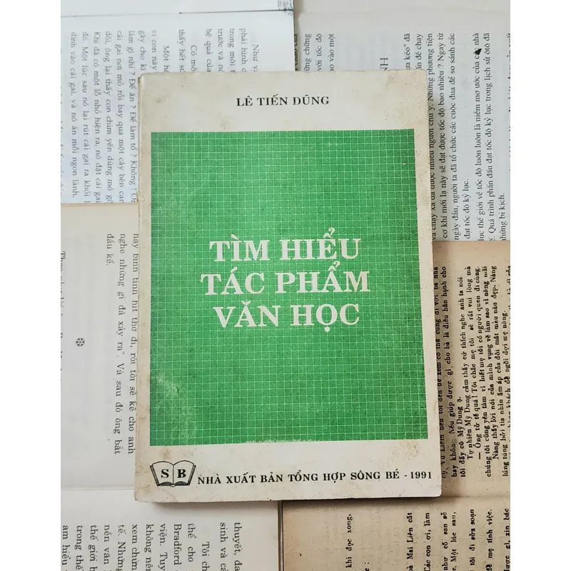 TÌM HIỂU TÁC PHẨM VĂN HỌC - Lê Tiến Dũng (1991) 707046