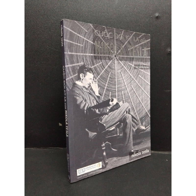 Cuộc đời kỳ lạ của Nikola Tesla mới 70% ố vàng 2020 HCM1008 Nikola Tesla DANH NHÂN 923646