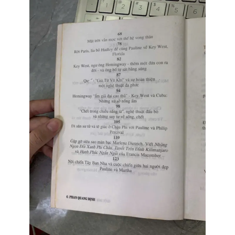 CUỘC ĐỜI SÔI ĐỘNG ĐAM MÊ CỦA HEMINGWAY - PHAN QUANG ĐỊNH (BIÊN SOẠN) 734569