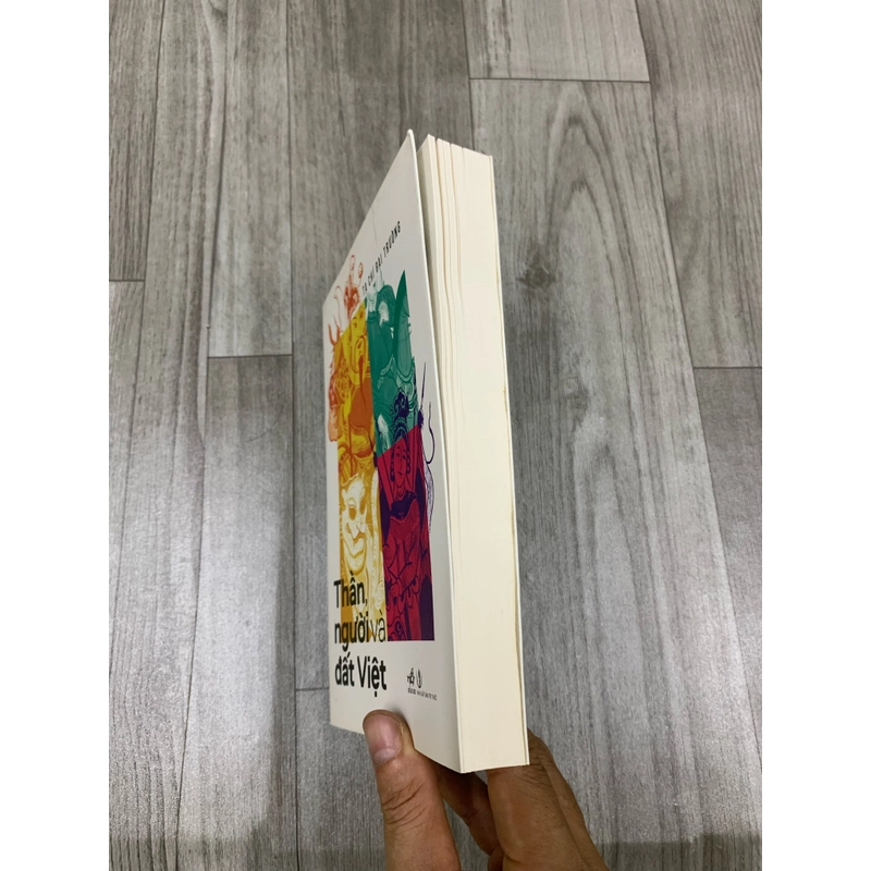Thần người và đất việt, tạ chí đại tường. 999 475995