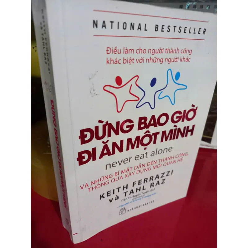 đừng bao giờ đi ăn một mình 553390