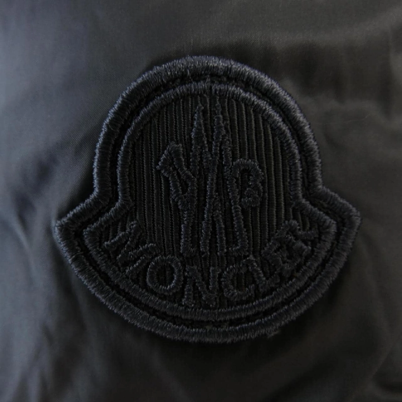 Áo khoác lông vũ MONCLER 644060