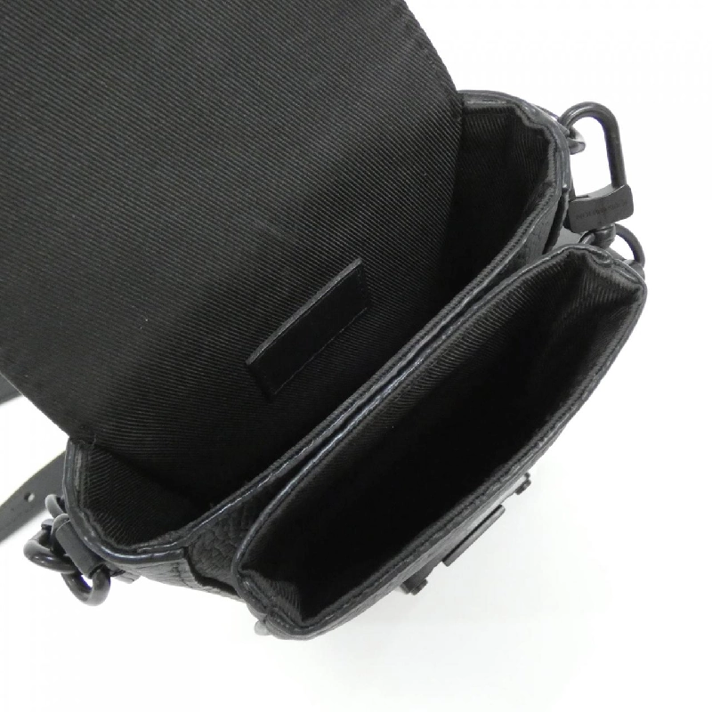 Túi xách đeo vai Louis Vuitton Trillon Monogram S Lock Vertical Wearable Wallet M81524 - Hàng hiệu Chính hãng 767014