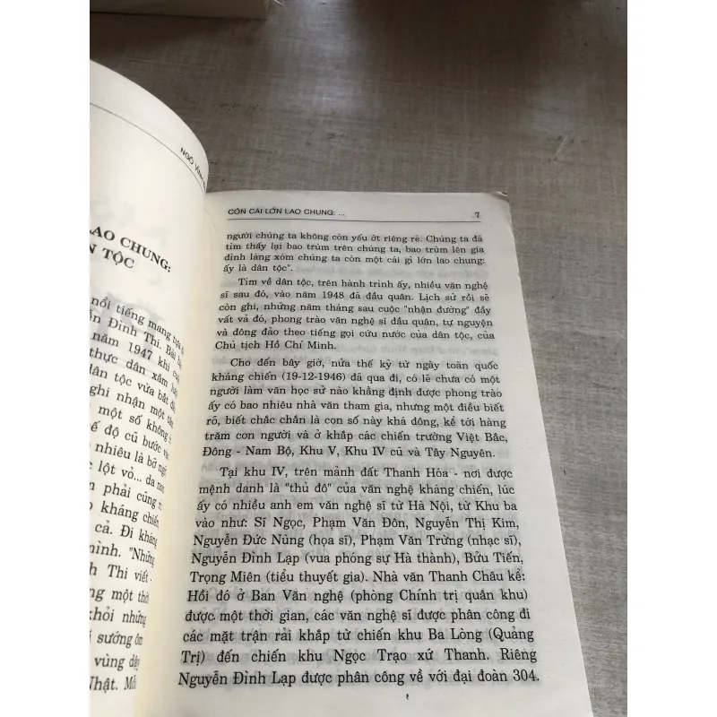 Một chặng đường văn  781804