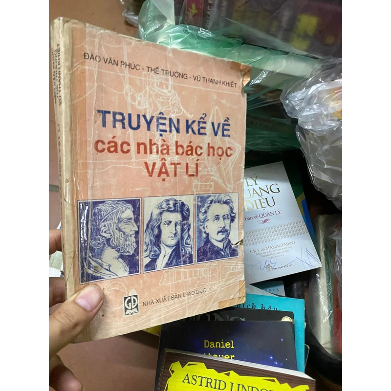 Sách Truyện kể về các nhà bác học Vật lý 309756