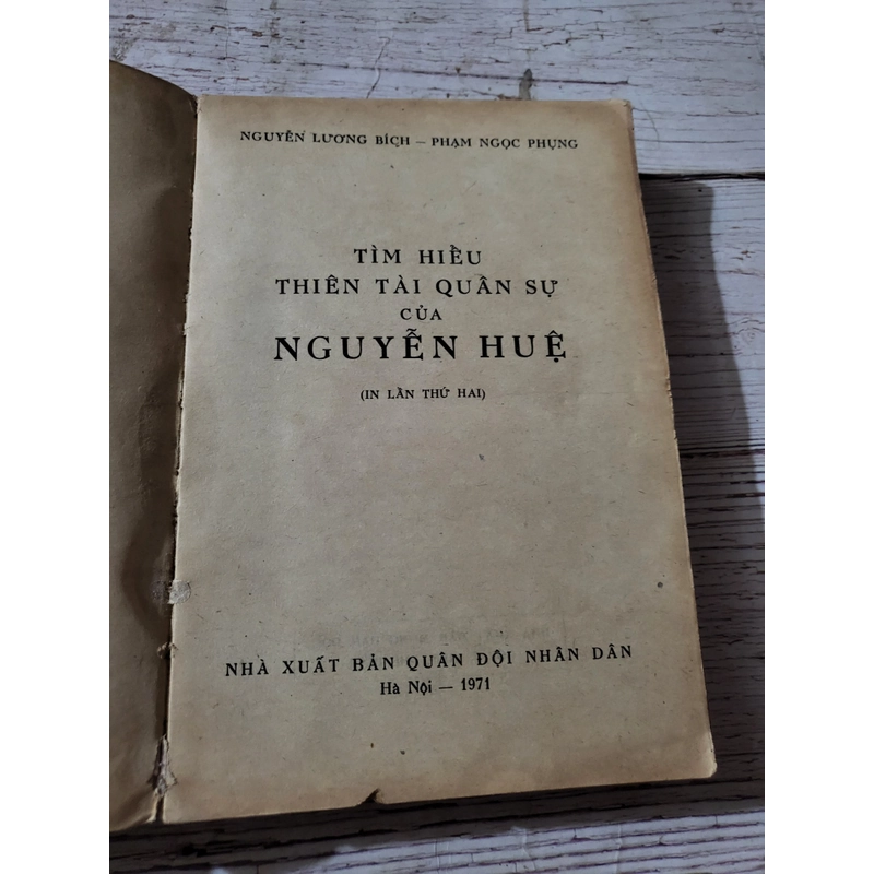 Tìm hiểu thiên tài quân sự của Nguyễn Huệ_  xuất bản 1971 334874