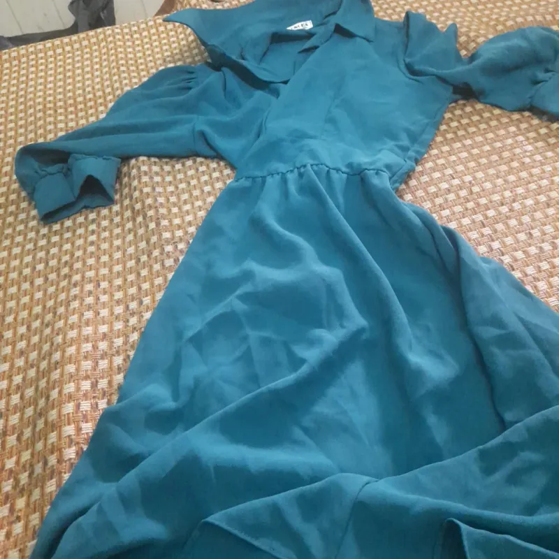 Vay màu xanh  997133