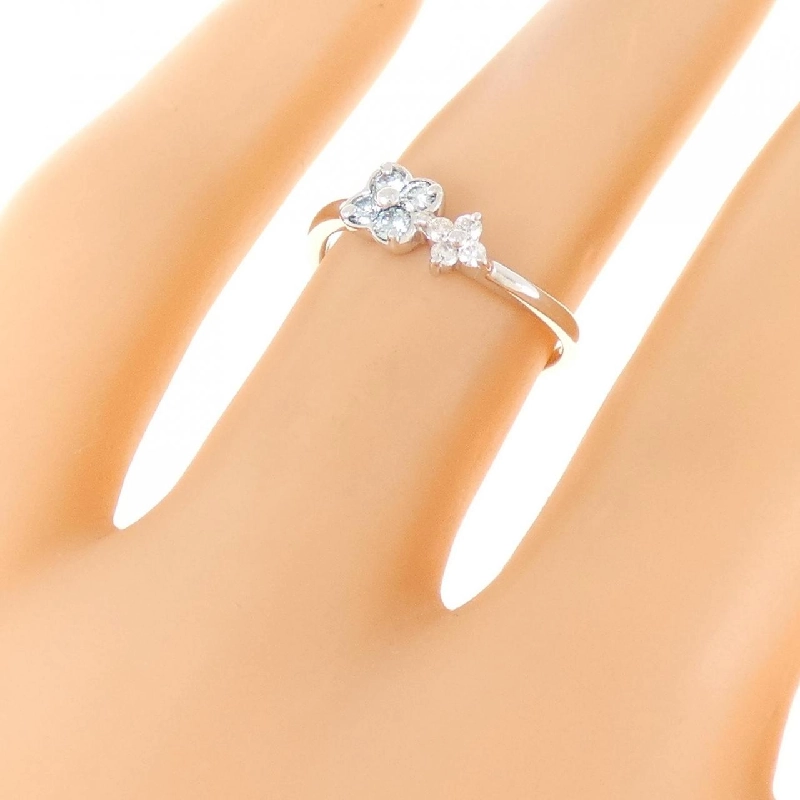 Nhẫn kim cương hoa K18WG 0.13CT 668130