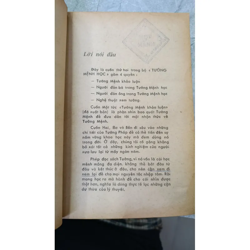 NGƯỜI ĐÀN BÀ TRONG TƯỚNG MỆNH HỌC - VŨ TÀI LỤC 748934