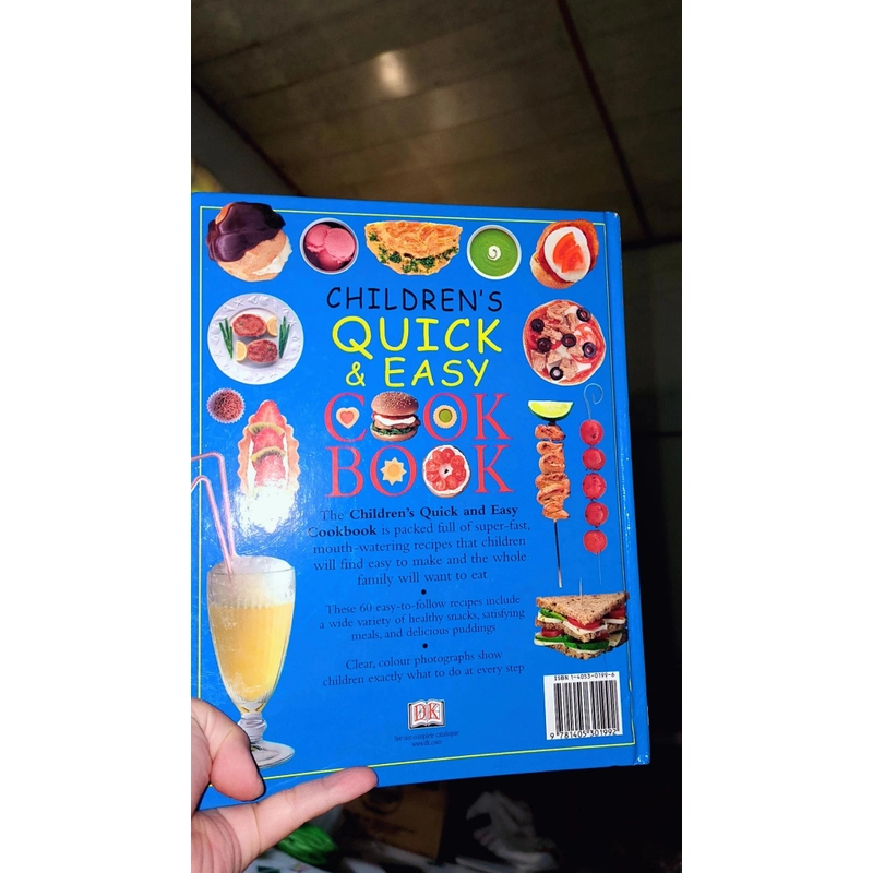 Sách NẤU ĂN CHILDREN'S COOKBOOK - NXB DK (Khổ lớn, bìa cứng, giấy láng) 476347