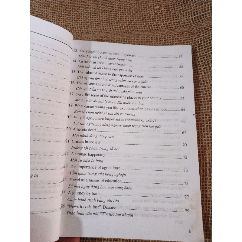 136 Best Model Essays 2014 mới 80%(Sách tự học tiếng Anh) HLSC2404 1028494