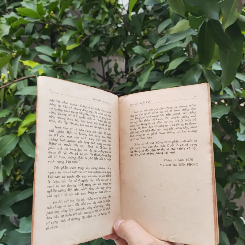 Dưới Lá Cờ Vẻ Vang Của Đảng Vì Độc Lập Tự Do Vì Chủ Nghĩa Xã Hội  711952