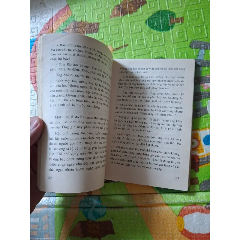 Số phận chú bé đánh trống 977526