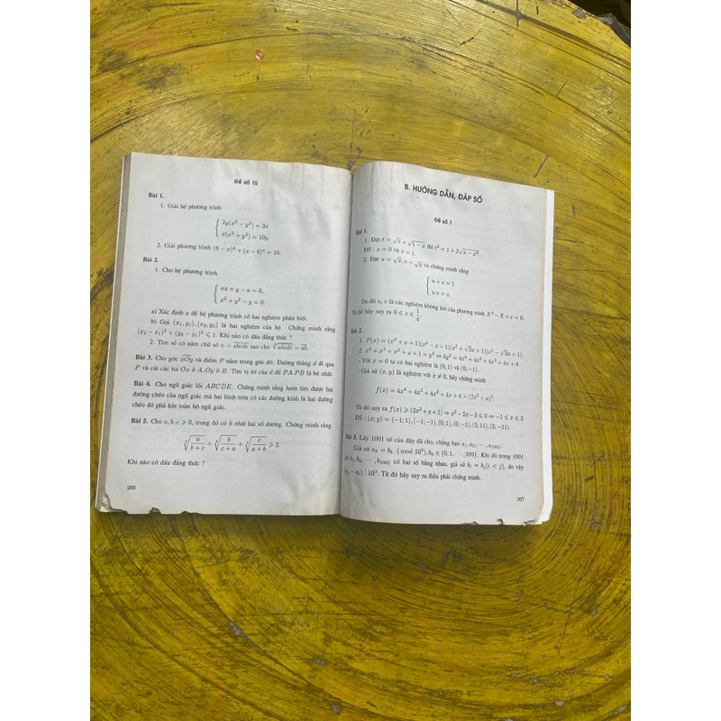 TUYỂN TẬP ĐỀ THI TUYỂN SINH THPT CHUYÊN MÔN: TOÁN 544905