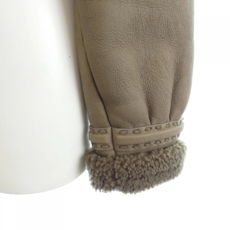 Áo khoác lông cừu FENDI FM5288 AHBD F1ENJ 632056