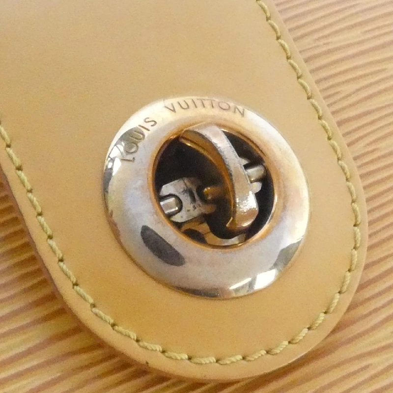 Túi xách vai Louis Vuitton Epi Cluny M52259 - Hàng hiệu Chính hãng 802257