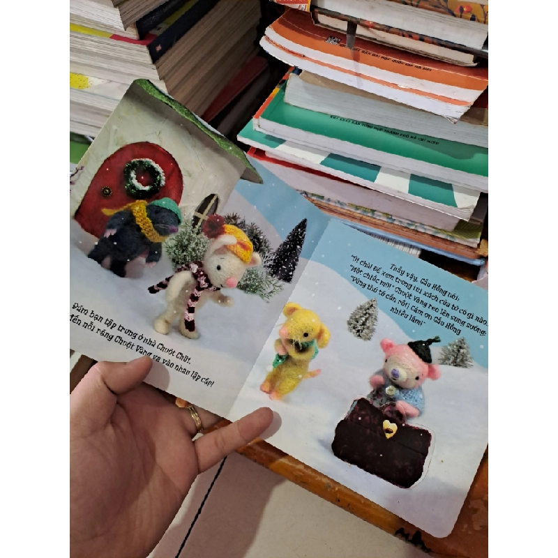 Những người bạn rối bông bìa cứng mới 90% HCM0808 MẸ VÀ BÉ 527147
