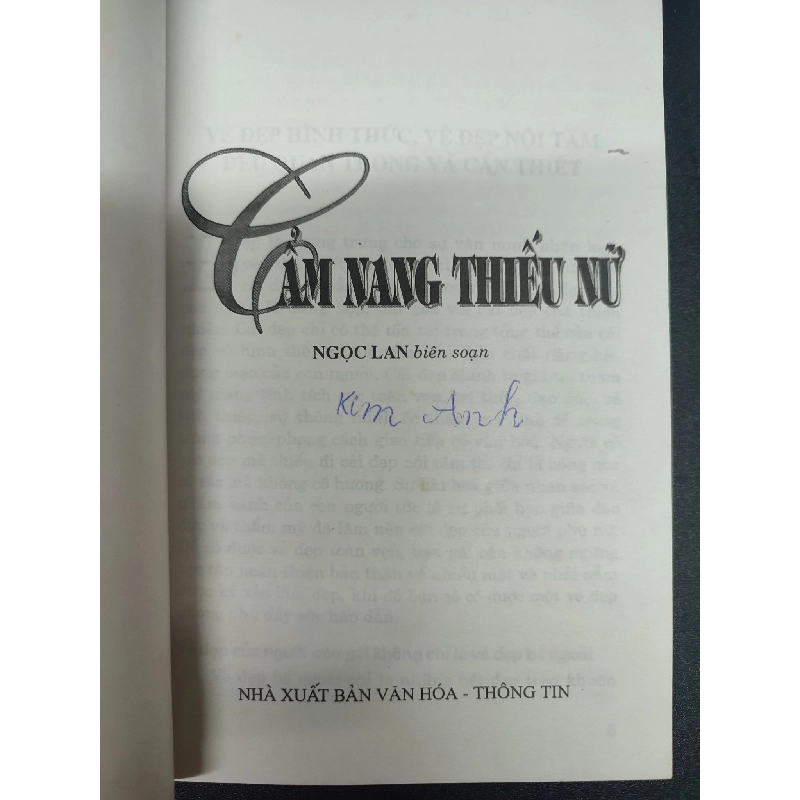 Cẩm Nang Thiếu Nữ mới 70% ố nhẹ, có vết mực trang đầu 2008 HCM2606 Ngọc Lan biên soạn KỸ NĂNG 916106