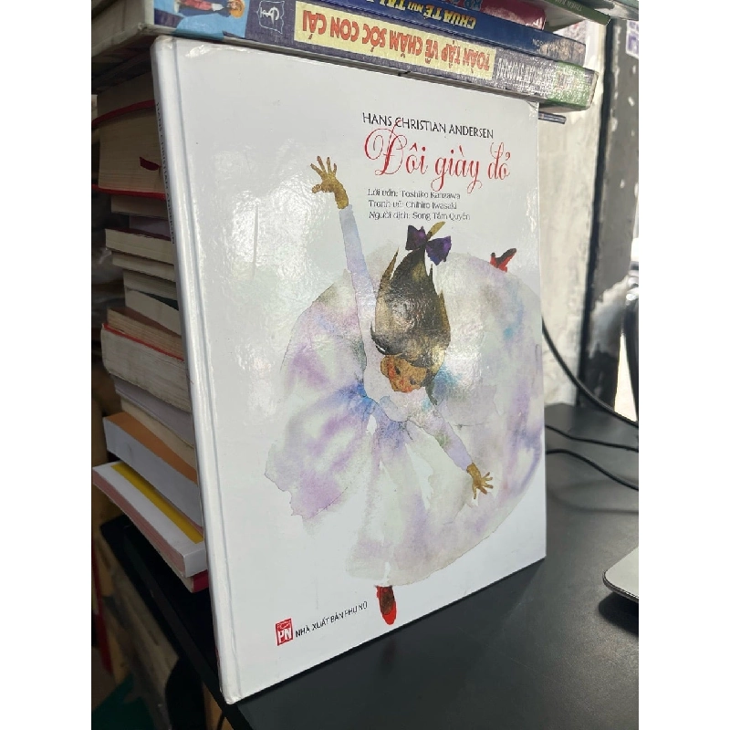 Đôi giày đỏ - Hans Christan Andersen 760713