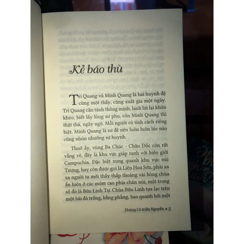 Hoàng cô triều Nguyễn - Trần Minh Á 1028055