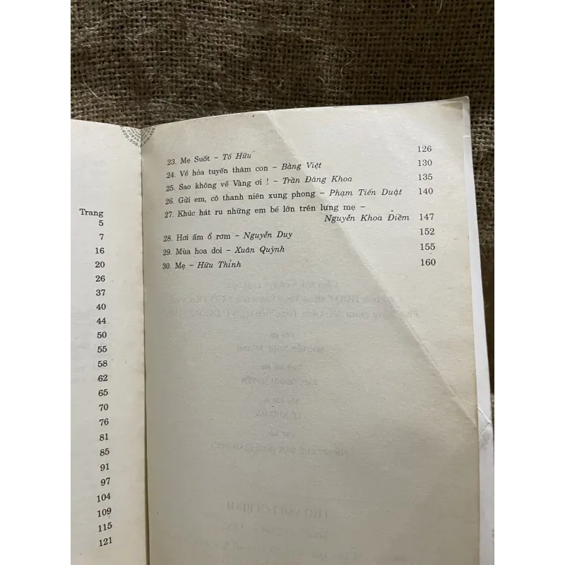 Thơ với lời Bình - Vũ Quần Phương - sách chuyên văn ôn thi 937436