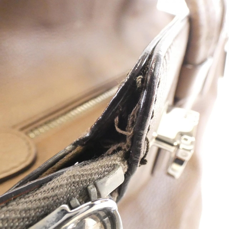 Túi đeo vai Salvatore Ferragamo 21 D698 - Hàng hiệu Chính hãng 767770