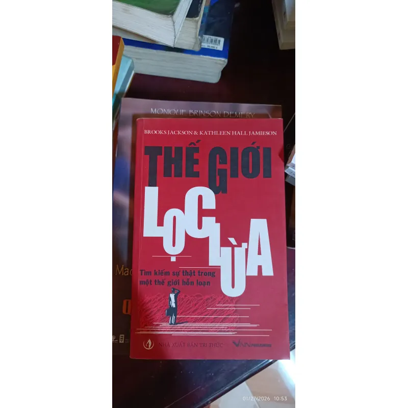 Sách Thế giới lọc lừa 786681