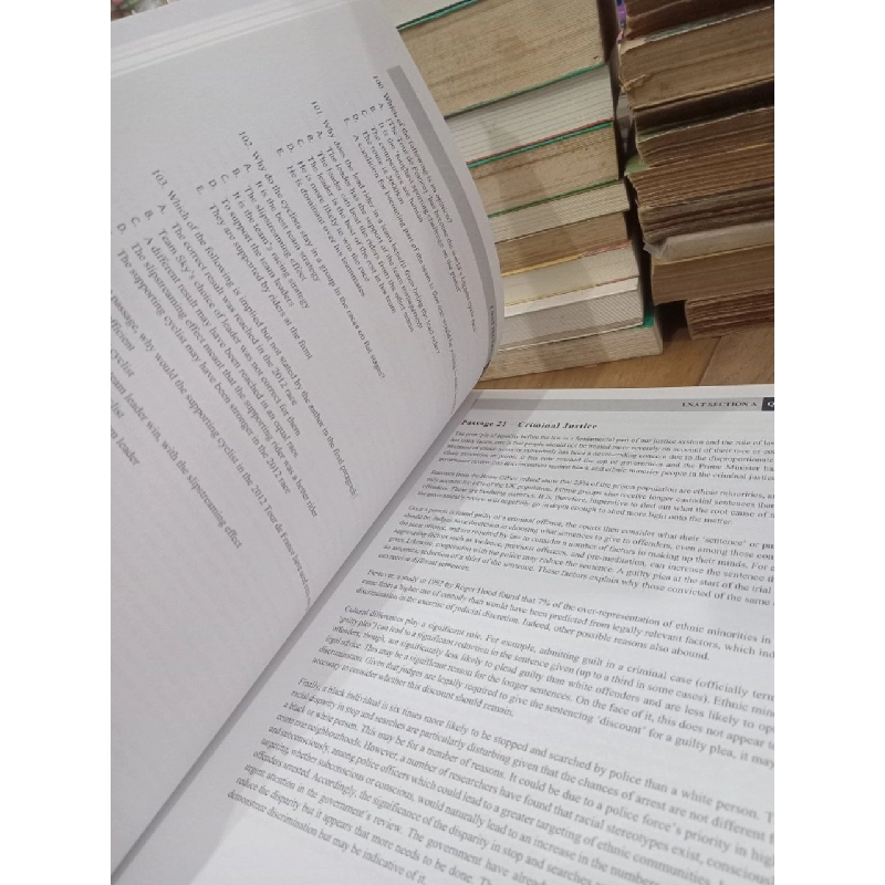 The ultimate LNAT Collection: Guide, mock papers, and solutions - William Anthony & Dr Rohan Agarwal 791683