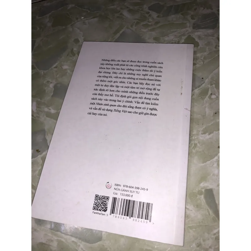 Nửa gánh suy tư- hành trang cho bạn trẻ vững bước vào đời 928161