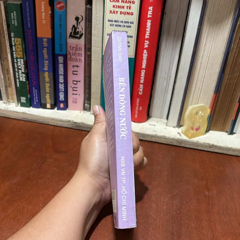 II Văn Học: Bên Dòng Sông - Quỳnh Dao - Liêu Quốc Nhĩ (Dịch) - 2000 781613