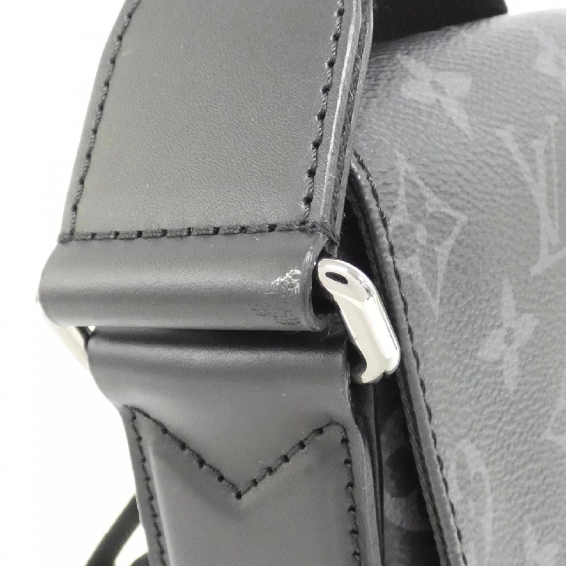 Túi xách vai Louis Vuitton Monogram Eclipse District PM M44000 612516