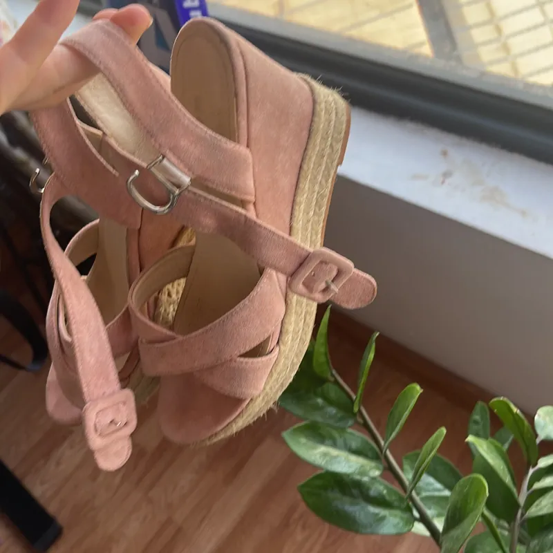 Dép Quai Hậu nữ cao 10 cm cỡ 38 màu hồng phấn, đi chắc chân. 577506