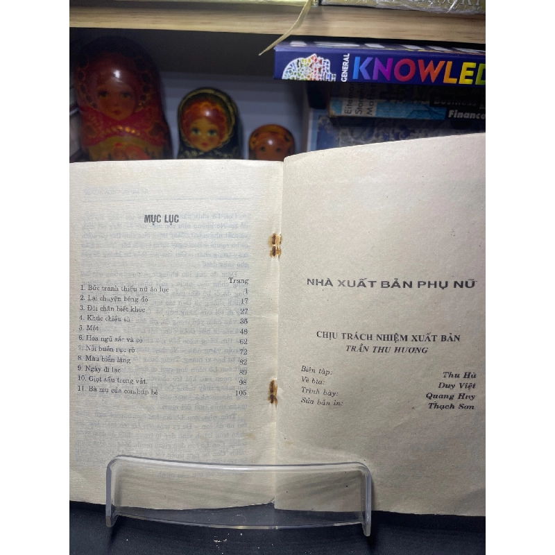 Đôi chân biết khóc 1994 mới 60% ố bẩn Quế Hương HPB0906 SÁCH VĂN HỌC 915198