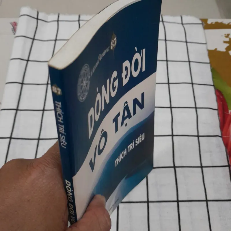 Dòng đời vô tận. Biên soạn HT Thích Trí Siêu. 779589