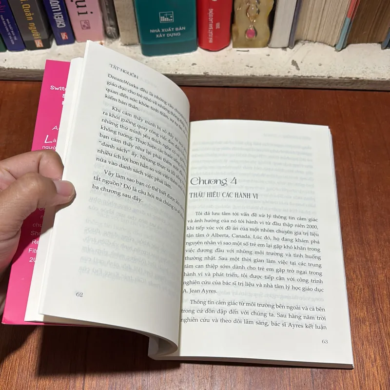 II Sách Kỹ Năng: Tắt Nguồn _ Bình Tĩnh Sống Dù Đời Náo Động - Angela Lockwood - 2021 791032