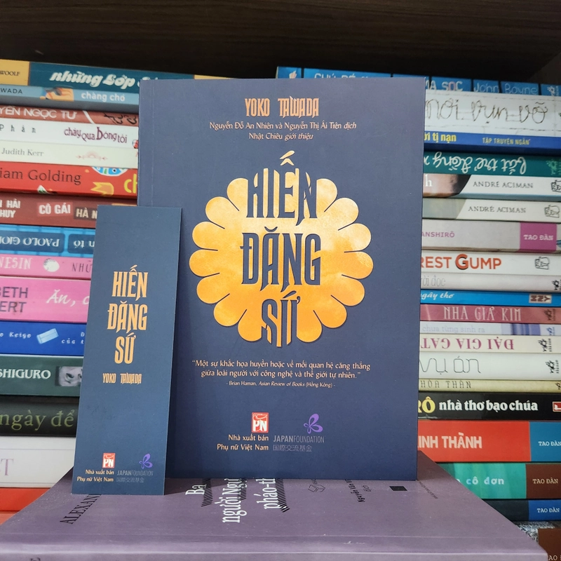 Hiến đăng sứ - Yoko Tawada 536794
