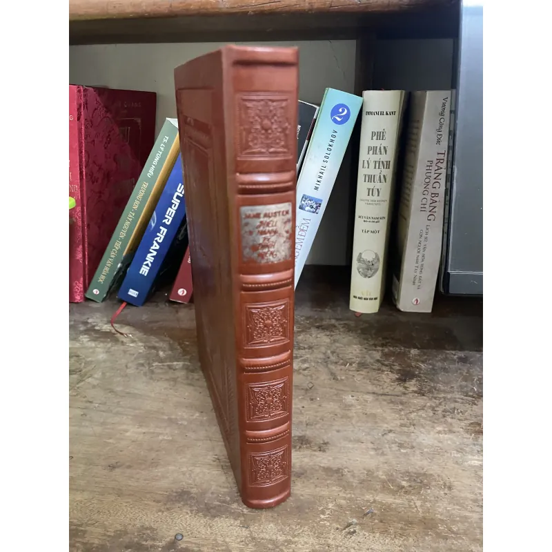 Kiêu hãnh và định kiến - sách decor bìa giả da 799643