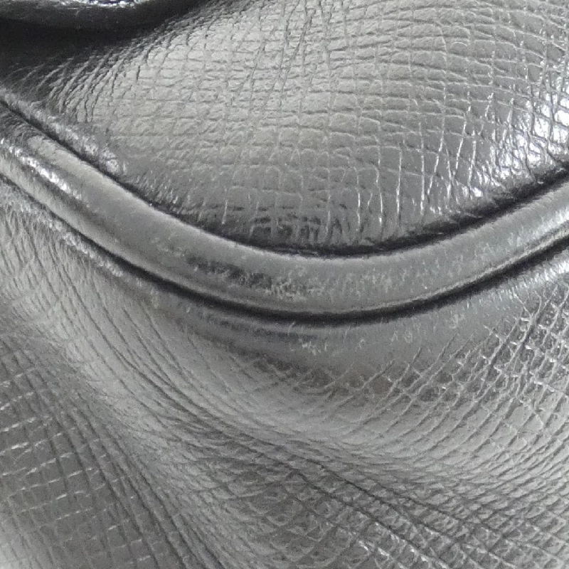Túi đeo chéo Louis Vuitton Taiga Bum Bag Outdoor M33438 612622
