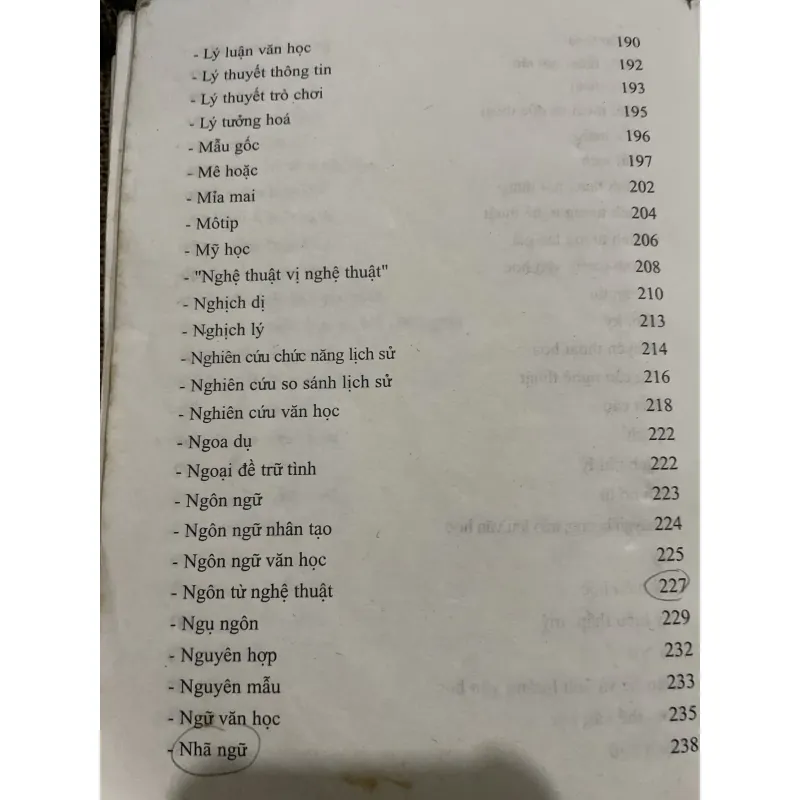 150 thuật ngữ văn học- Lại Nguyên Ân  977105