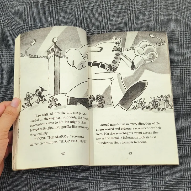 (Ngoại văn) Captain Underpants and The Terrifying Return of Tippy Tinkletrousers 1035866