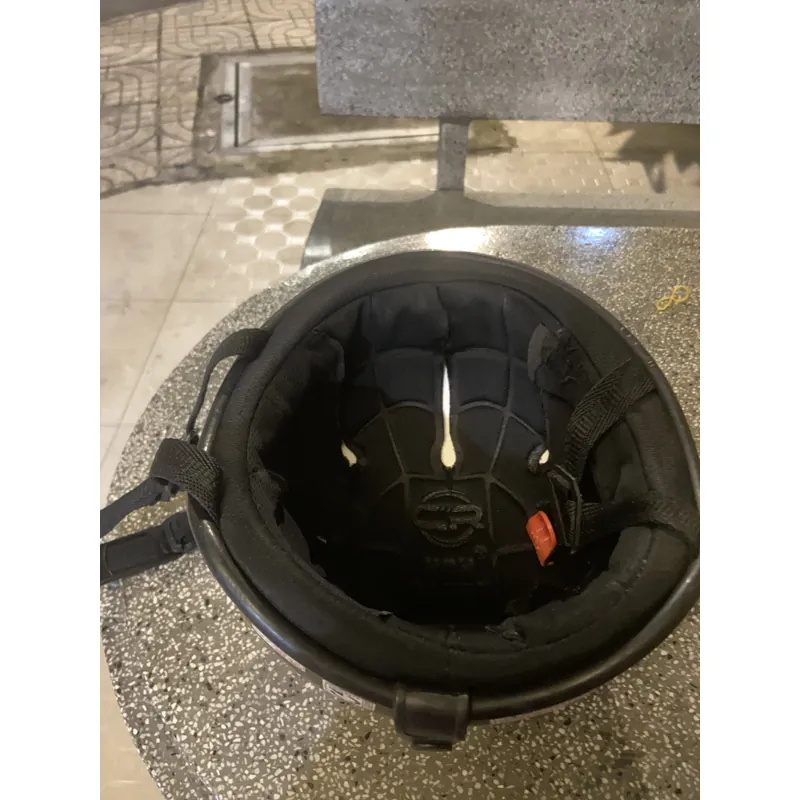 Mũ bảo hiểm (cũ) 699304